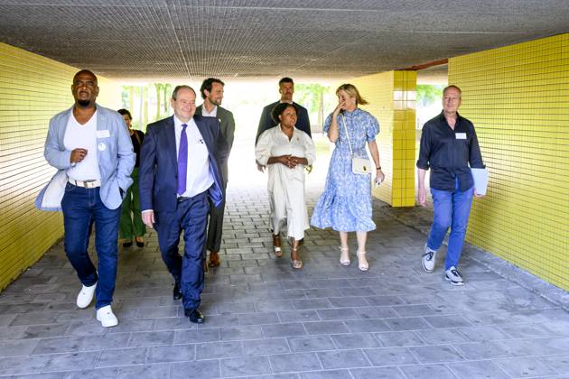 Queen Máxima and Hans Vijlbrief During Working Visit - Amsterdam Queen Máxima and Minister of Social Affairs and Employment Hans Vijlbrief visit the Zuidoost district in Amsterdam as part of the Debt-Free Neighbourhood approach on July 9, 2026, to share knowledge regarding area-based working, scaling up successful initiatives, and cooperation with the Foundation for Financial Health in the Netherlands (SFGN). Photo by Bruno Press ABACAPRESS.COM Netherlands Copyright: xBrunoxPress ABACAx