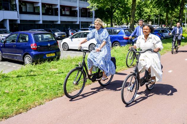 Queen Máxima and Hans Vijlbrief During Working Visit - Amsterdam Queen Máxima and Minister of Social Affairs and Employment Hans Vijlbrief visit the Zuidoost district in Amsterdam as part of the Debt-Free Neighbourhood approach on July 9, 2026, to share knowledge regarding area-based working, scaling up successful initiatives, and cooperation with the Foundation for Financial Health in the Netherlands (SFGN). Photo by Bruno Press ABACAPRESS.COM Netherlands Copyright: xBrunoxPress ABACAx