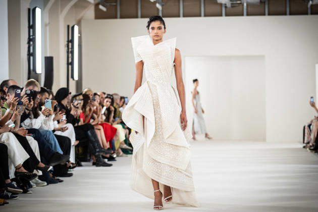 PFW HC Rami Al Ali Catwalk NB A model walks the runway during the Rami Al Ali Haute Couture Fall Winter 2026 2027 show as part of Paris Fashion Week on July 09, 2026 in Paris, France. Photo by Nasser Berzane ABACAPRESS.COM Paris France Copyright: xBerzanexNasser ABACAx