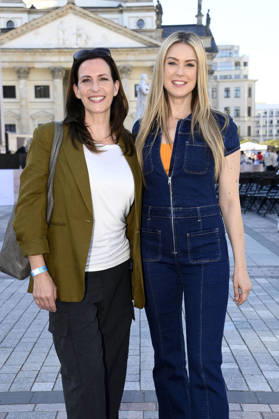 Ulrike Frank und Nina Ensmann bei der Eröffnung vom Classic Open Air 2026 mit dem Konzerthausorchester unter der Leitung von Joana Mallwitz und mit Star-Pianist Hayato Sumino auf dem Gendarmenmarkt. Berlin, 09.07.2026