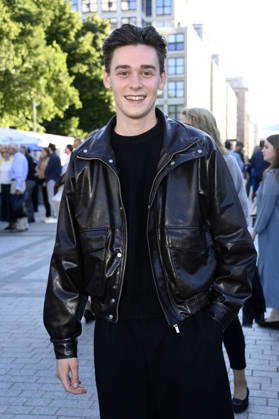 Mike Leon Lichtenberg bei der Eröffnung vom Classic Open Air 2026 mit dem Konzerthausorchester unter der Leitung von Joana Mallwitz und mit Star-Pianist Hayato Sumino auf dem Gendarmenmarkt. Berlin, 09.07.2026