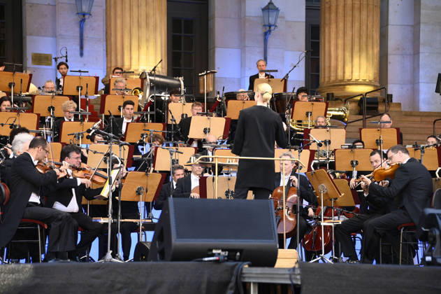 Eröffnung vom Classic Open Air 2026 mit dem Konzerthausorchester unter der Leitung von Joana Mallwitz und mit Star-Pianist Hayato Sumino auf dem Gendarmenmarkt. Berlin, 09.07.2026