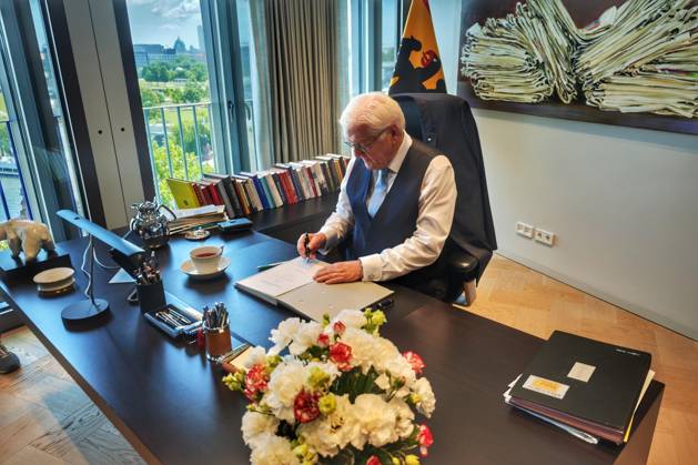 News Bilder des Tages Berlin, Deutschland, 10.07.2026: Spreebogen: Bundespräsident Frank-Walter Steinmeier nimmt Amtsgeschäfte am Spreebogen auf: Erster Tag in seinem neuen Amtszimmer Copyright: xdtsxNachrichtenagenturx dts_126935