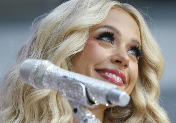 Entertainment Bilder des Tages Megan Moroney performs on the NBC Today Show at Rockefeller Center in New York City on Friday, July 10, 2026.  NYP20260710116 JOHNxANGELILLO
