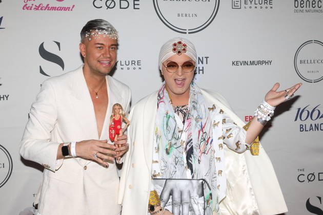 Marcell Damaschke und Julian F. M. Stoeckel bei der Sommerparty La Grande Bellezza im Restaurant Casa Bellucci. Berlin, 09.07.2026 Copyright: xAgenturxMatthiasxWehnertx xR.xduxVinagex