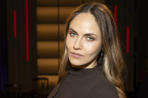 Model, Schauspielerin, Moderatorin, Influencerin Elena CARRIERE, ernst, nachdenklich, Portrait, Portraet, zu Gast in der TV Sendung ,,Koelner Treff,, im WDR Fernsehen, Aufzeichnung am 10.07.2026, Ausstrahlung am 07.08.2026.