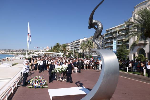 News Bilder des Tages SILENT MARCH JULY 14, NICE PHOTOPQR NICE MATIN Sébastien Botella Nice July 12, 2026 Silent march for the victims of the July 14 attacks on the Promenade des Anglais in Nice, July 12, 2026 Nice, France, July 12, 2026—10 years after the Nice attack. A silent march for the victims—86 dead, hundreds injured—of the July 14 attacks on the Promenade des Anglais in Nice, July 12, 2026, Nice, France Copyright: xPHOTOPQR NICExMATIN MAXPPPxsébastienxBotellax 20260712NIM1968 20260712NIM1968