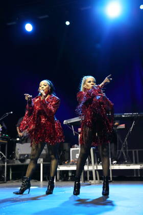 Terry Ellis und Maxine Jones, v.l., von der Band En Vogue bei einem Konzert in der Uber Eats Music Hall in Berlin, 12. Juli 2026. En Vogue Konzert Berlin