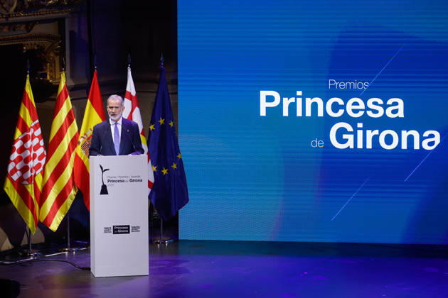 2026 Princess of Girona Awards Ceremony Presided Over by the Royal Family at the Gran Teatro del Liceu in Barcelona King Felipe VI, during the solemn 2026 Princess of Girona Awards ceremony, on July 14, 2026, in Barcelona, Catalonia, Spain. The iconic Gran Teatro del Liceu hosts this prominent institutional event presided over by Their Majesties the King and Queen, Princess Leonor, and Infanta Sofía, with the aim of recognizing the talent, innovation, and social commitment of the young award recipients. JULY 14, 2026 Kike Rincó Barcelona, Catalonia Barcelona, Catalonia Spain Copyright: xKikexRinconx 7664572