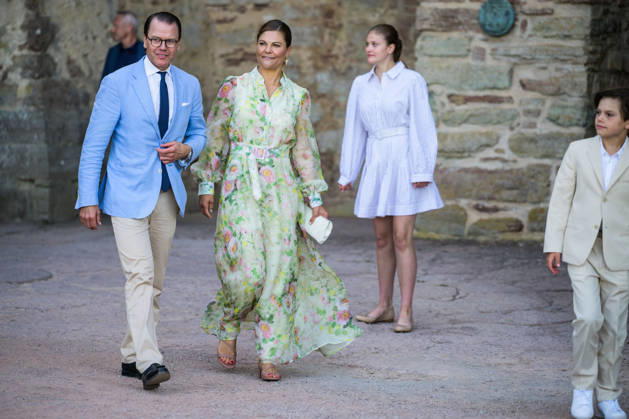 260714 Prins Daniel, kronprinsessan Victoria, prinsessan Estelle och prins Oscar under utdelningen av Victoriapriset den 14 juli 2026 i Borgholm. Copyright: SUVADxMRKONJIC 1079985916st