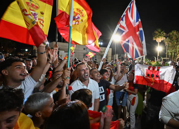 (260715) -- GIBRALTAR, July 15, 2026 -- People celebrate at the land border port between Gibraltar and Spain on July 15, 2026. The European Union (EU) and Britain on Tuesday formally signed an agreement in respect of Gibraltar in Brussels, removing routine checks at the land border between Gibraltar and Spain. Under the agreement, the movement of goods and workers between Gibraltar and Spain will be significantly facilitated, boosting economic links between Gibraltar and the EU. ) SPAIN-GIBRALTAR-LAND BORDER-ROUTINE CHECKS-REMOVING ChengxMin 