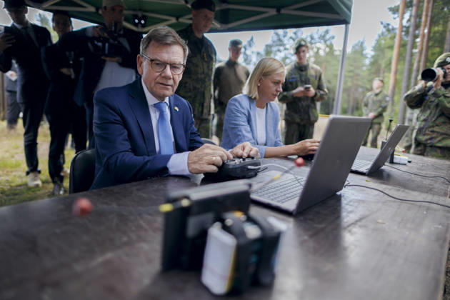News Themen der Woche KW29 Johann Wadephul (CDU), Bundesaussenminister, und Elina Valtonen, Aussenministerin der Republik Finnland, besuchen zusammen die Reserveoffiziersschule der finnischen Streitkraefte. Vaalimaa, 16.07.2026. Fotografiert im Auftrag des Auswaertigen Amtes Vaalimaa Finnland Copyright: xThomasxTrutschel AAx