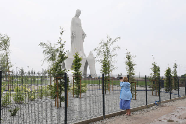 Europe s tallest Virgin Mary statue to open on August Photo: Wojciech Olkusnik East News, Construction of a 55-meter statue of the Virgin Mary in Konotopie (Kuyavian-Pomeranian Voivodeship, Poland) is nearing completion, 18th July 2026. The project is being financed by billionaire Roman Karkosik, and the design was created by sculptor Adam Jakub Matejkowski. The monument will be taller than the Christ the Redeemer statue in Rio de Janeiro (38.5 meters) and the Christ the King statue in Swiebodzin. The unveiling of the statue is scheduled for August 15, on the Feast of the Assumption of Mary. EN_01680773_0039 