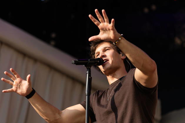 Entertainment Themen der Woche KW29 19.07.2026, Locarno, Piazza Grande, Moon and Stars 2026 Locarno: Wincent Weiss, Wincent Weiss (lead vocals) Locarno Piazza Grande Ticino Switzerland Copyright: xJustPictures.ch FrancescoxMinghettix 1080251251st