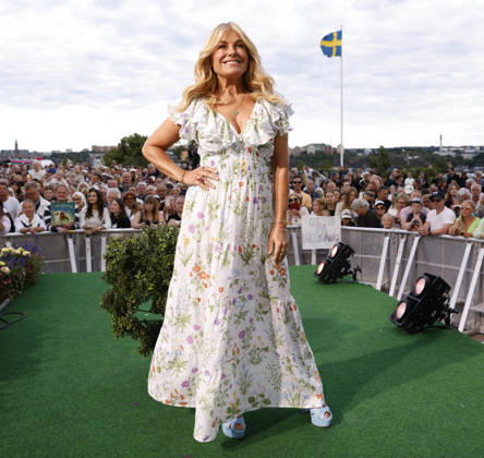 STOCKHOLM, SWEDEN 20260721 Host Pernilla Wahlgren during Allsang pa Skansen on Tuesday evening STOCKHOLM, SWEDEN x12260x  Copyright: xTerhixYlimäinen TTx ALLSANG PA SKANSEN 2026 N8L2rjfUaLA