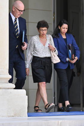 Roland Lescure, Minister of the Economy, Finance, and Industrial, Energy, and Digital Sovereignty, Monique Barbut, Minister of Ecological Transition, Biodiversity, and International Negotiations on Climate and Nature, and Naïma Moutchou, Minister for Overseas Territories, as they leave the Council of Ministers meeting at the Élysée Palace in Paris, France, on July 22, 2026. Christian Liewig Bestimage. French ministers are seen leaving the Council of Ministers meeting at the Élysée Palace in Paris, France, on July 22, 2026. Paris, France  Copyright: xClovis-Liewig BestimagexClovis-Liewig Bestimagex