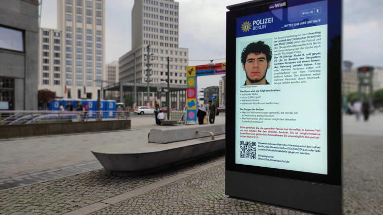 26.07.2026, Berlin - Deutschland. Öffentlicher Fahndungsaufruf am Potsdamer Platz nach Abdul B. nach dem Terroranschlag im Tiergarten in Zusammenhang mit dem Christopher Street Day.