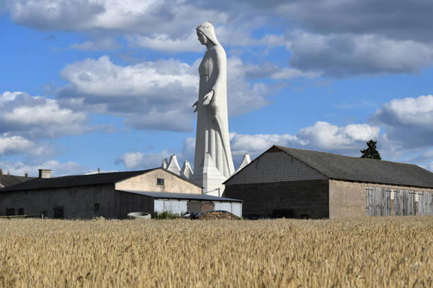 The largest statue of Our Lady in Europe Konotopie 28 07 2026 Construction of a 55-meter statue of the Virgin Mary in the village of Konotopie (Kuyavian-Pomeranian Voivodeship) has been completed. It will be the tallest in Europe and the second tallest in the world, after the statue of Mary in the Philippines. The official opening is scheduled for August 15th. The founder of the monument is Polish billionaire Roman Karkosik. 1117327281  1119365419