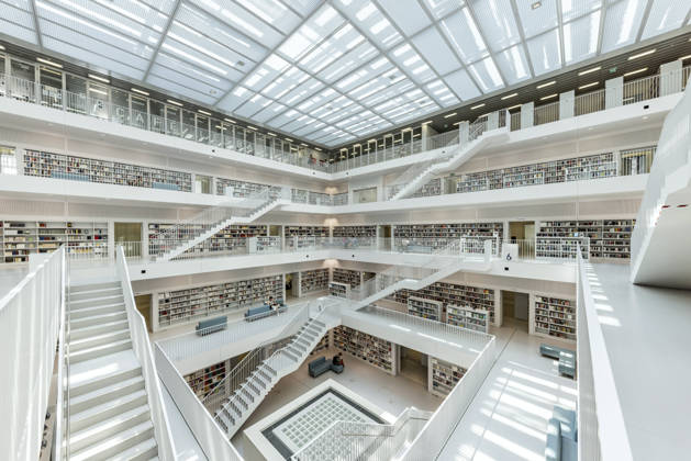 Stadtbibliothek Stuttgart am Mailänder Platz. Innenansicht. 30.07.2026, Stuttgart, Baden-Württemberg, Deutschland