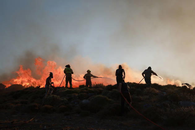 News Bilder des Tages Wildfires continue in Rethymno region of Crete CRETE, GREECE - JULY 31: Firefighters battle a wildfire burning near the village of Drimiskos in the Rethymno region on the island of Crete, Greece, on July 31, 2026. Costas Baltas Anadolu Crete Greece. Editorial use only. Please get in touch for any other usage.  Copyright: x2026xAnadoluxCostasxBaltasx