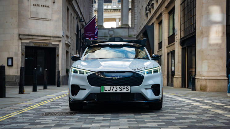 Robotaxis granted licence to operate in London An electric Ford Mustang Mach-E with Wayve AI self-driving techology drives through London, UK. Self-driving taxis have moved a step closer after Transport for London (TfL) granted private hire licences to a fleet of autonomous vehicles - on the condition that a human driver is present. Uber said inspectors had confirmed that vehicles using technology by British firm Wayve met all of TfL s policy and safety standards. Under the terms of the PHV licence, a qualified driver must be present and remain responsible for the car. Journeys could begin later this year. A TfL spokesperson said safety was its top priority and any new vehicle licensed to carry passengers in London must align with its t  Copyright: xWayvex xB66x xAvalonx 1120873242