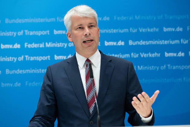 Bundesverkehrsminister Steffen BILGER waehrend der Pressekonferenz Bundesverkehrsminister Steffen Bilger laedt zum Spitzengespraech Niedrigwasser am 06.08.2026, Bonn Deutschand,