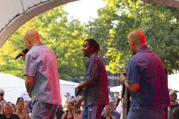 Culcha Candela live beim Monster Open Air im Amphitheater Hanau Culcha Candela live im Amphitheater Hanau, Auftritt von Culcha Candela beim Monster Open Air, Open-Air-Konzert am 8. August 2026 in Hanau, Konzertbeginn gegen 19:30 Uhr, Culcha Candela während des Live-Auftritts auf der Bühne, Musiker und Sänger während des Konzerts, Background-Tänzer und Background-Sänger während der Bühnenshow, Tanz- und Gesangseinlagen auf der Bühne, Live-Musik vor Publikum, Bühnenshow und Konzertatmosphäre im Amphitheater Hanau, Fans und Konzertbesucher während der Veranstaltung, gastronomisches Angebot mit Speisen und Getränken auf dem Veranstaltungsgelände, sommerliches Open-Air-Konzert in Hanau, Hessen, Deutschland. Hanau Main-Kinzig-Kreis