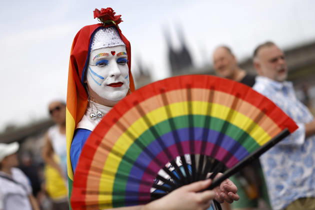 Impression vom Kölner Queer March unter dem Motto Köln zeigt Solidarität, Köln zeigt Haltung , eine Solidaritäts-Demonstration nach dem islamistischen Anschlag auf den CSD in Berlin. (Themenbild, Symbolbild) Köln, 09.08.2026 NRW Deutschland Copyright: xChristophxHardtx