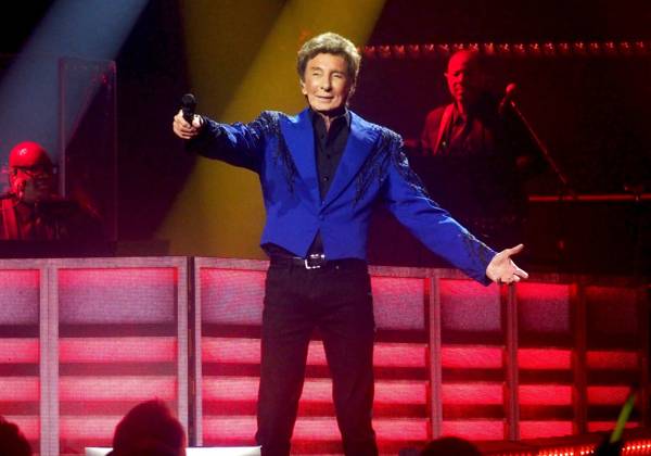 RECORD DATE NOT STATED Barry Manilow on stage for Barry Manilow - The Last Duluth Concert, Gas South Arena, Duluth, GA, August 11, 2026. Photo By: Derek Storm Everett Collection Barry Manilow - The Last Duluth Concert PUBLICATIONXNOTxINxCANxCHNxFRAxITAxJPNxNORxPOLxRUSxESPxUKxUSA