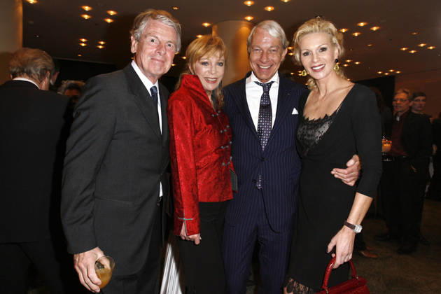 Klaus Bresser mit Ehefrau Eveyln und Jo Groebel mit Ehefrau Grit Weiss - Verleihung des LIBERTY AWARD 2011 in Grand Hyatt Hotel am Potsdamer Platz, Berlin, 17.03.2011 Copyright: xJamesxColdreyx