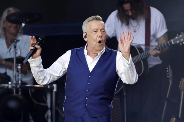 Entertainment Bilder des Tages Schlagersänger Roland Kaiser bei seinem ausverkauften Konzert vor 10.000 Zuschauern im Rahmen des KUNST!RASEN Bonn Open Air. Bonn, 15.08.2026 NRW Deutschland Copyright: xChristophxHardtx
