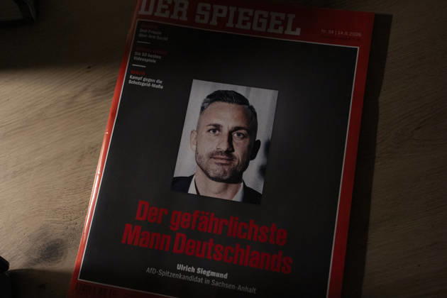 DER SPIEGEL mit Ulrich Siegmund auf dem Titel Siegen, Deutschland, 18.08.2026: Die aktuelle Ausgabe des Nachrichtenmagazins DER SPIEGEL mit Ulrich Siegmund (AfD), Spitzenkandidat seiner Partei für die Landtagswahl in Sachsen-Anhalt, auf dem Titel. Die Titelgeschichte trägt die Überschrift Der gefährlichste Mann Deutschlands. Symbolbild zu AfD, Ulrich Siegmund, Landtagswahl Sachsen-Anhalt, Politik und Medien. EDITORIAL USE ONLY.