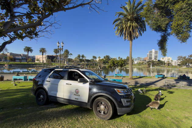 January 16, 2026, Los Angeles, California, USA: A Los Angeles Police Department patrol vehicle is seen in MacArthur Park on January 16, 2026, in Los Angeles. Los Angeles USA - ZUMAc68_ 20260116_zaf_c68_009 Copyright: xRingoxChiux