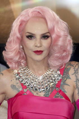 ABB TALKSHOW- Belle la Donna Hamburger Burlesque Kuenstlerin, Saengerin, Tarnzerin zu Gast in der NDR Talkshow unter dem Motto 400 Jahre Reeperbahn Spezial aus dem NDR 3 Studio am Freitag 21.AUGUST 2027 in Hamburg Aufzeichnung vom 01.07.2026 Hamburg Deutschland