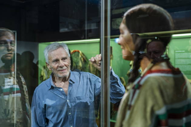 Entertainment Bilder des Tages #2 DEFA Schauspieler Gojko MitiÄ‡ im Karl May Museum Radebeul Die Rückkehr der Blackfoot-Frau: Namensweihe mit Gojko MitiÄ‡ im Karl May Museum Radebeul. Nach drei Jahren aufwändiger Restaurierung kehrt die beliebte Blackfoot-Frau nun am 22. August zurück in die Villa Bärenfett. Die Figur wurde auf den Namen Sitopanaki getauft, diesen Namen trug die Filmrolle der Frau welche die Partnerin von Mitic im Indianerfilm die Söhne der Großen Bärin trug. Radebeul Sachsen Deutschland