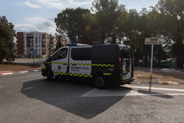 Fire in Segorbe, Castellón, Brought Under Control A Civil Guard van at the entrance to the road to La Gatova, August 23, 2026, in Castellón, Valencian Community, Spain. The fire in Segorbe, Castellón, has been brought under control and is now within manageable levels, as reported this Sunday morning, August 23, by the Castellón Provincial Firefighters Consortium. Consequently, the Military Emergency Unit (UME) has begun to withdraw its personnel from the area, after helping to contain the fire, which, according to figures released last Saturday, has affected more than 630 hectares. AUGUST 23, 2026 Segorbe, Castellón, Valencian Community Segorbe, Castellón, Valencian Community, Spain  Copyright: xJavierxEscrichex 7727972
