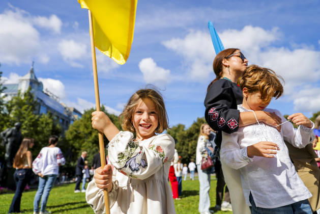 Markering av den ukrainske uavhengighetsdagen i Oslo Oslo 20260823. Polina med flagg under markering av den ukrainske uavhengighetsdagen pa Eidsvolls plass utenfor Stortinget i Oslo. Foto: Amanda Pedersen Giske NTB Oslo Norge c0KiKahP_6s EDITORIAL USE ONLY Ref:_BNC_POLc0KiKahP_6s.jpg Copyright: xAmandaxPedersenxGiskex xNTBx