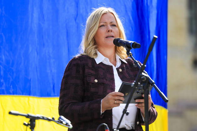 Markering av den ukrainske uavhengighetsdagen i Oslo Oslo 20260823. Arbeids- og inkluderingsminister Kjersti Stenseng (Ap) holder tale under markering av den ukrainske uavhengighetsdagen pa Eidsvolls plass utenfor Stortinget i Oslo. Foto: Amanda Pedersen Giske NTB Oslo Norge jgEr3gZDkXI EDITORIAL USE ONLY Ref:_BNC_POLjgEr3gZDkXI.jpg Copyright: xAmandaxPedersenxGiskex xNTBx