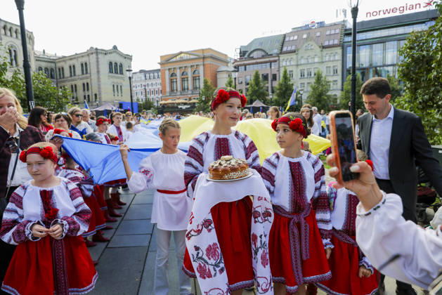News Bilder des Tages Markering av den ukrainske uavhengighetsdagen i Oslo Oslo 20260823. Markering av den ukrainske uavhengighetsdagen pa Eidsvolls plass utenfor Stortinget i Oslo. Foto: Amanda Pedersen Giske NTB Oslo Norge CsgEayS2__8 EDITORIAL USE ONLY Ref:_BNC_POLCsgEayS2__8.jpg Copyright: xAmandaxPedersenxGiskex xNTBx