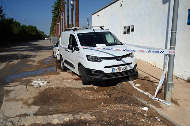 Damage after the storm in Tarragona - 23 Aug 2026 Police tape from the local police surrounds a car damaged by floodwaters after the storm in Roda de Bera, Tarragona. Following the storm in Tarragona, several cars and streets with damage are the result of the heavy downpour that fell on Friday, August 21st. Roda de Berà Spain Copyright: xRamonxCostax xSOPAxImagesx DamageafterthestorminTarragona_ RamonCosta_ RodadeBera_ August_ 23_2026 (15)