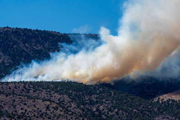 August 23, 2026, Elberta, Utah, USA: Smoke and flames are visible on a hillside as the Big Mountain Fire burns southwest of Elberta, Utah, United States, on August 23, 2026. State and local air and ground resources were deployed to fight the wildland fire, which rapidly reached an estimated 30 acres with zero containment. Elberta USA - ZUMAm292 20260823_znp_m292_025 Copyright: xCharlesxMcClintockxWilsonx