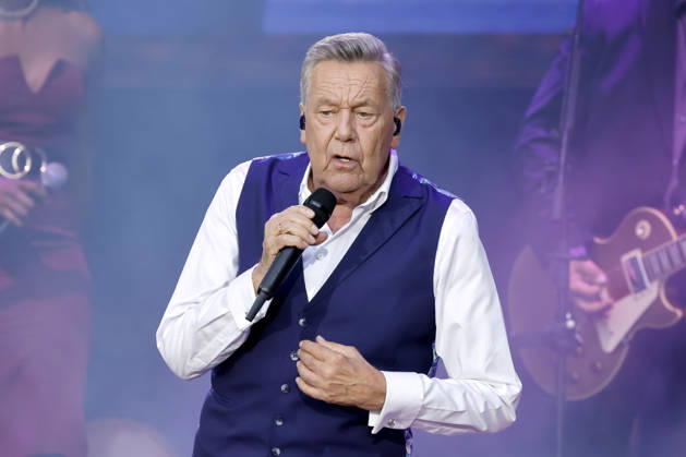 Schlagersänger Roland Kaiser bei seinem ausverkauften Konzert vor 10.000 Zuschauern im Rahmen des KUNST!RASEN Bonn Open Air. Bonn, 15.08.2026 NRW Deutschland Copyright: xChristophxHardtx