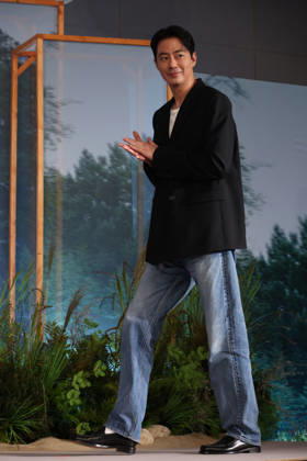 S. Korean actor Jo In-sung S. Korean actor Jo In-sung South Korean actor Jo In-sung, who stars in the upcoming Netflix movie Possible Love, attends a publicity event in Seoul on Aug. 25, 2026. (Yonhap) 2026-08-25 12:44:43 < 1980-2026 YONHAPNEWS AGENCY. .> ¼­¿ïÆ¯º°½Ã EDITORIAL USE ONLY  Copyright: xx PYH2026082509020034400 YonhapxNewsx yonphotos255936