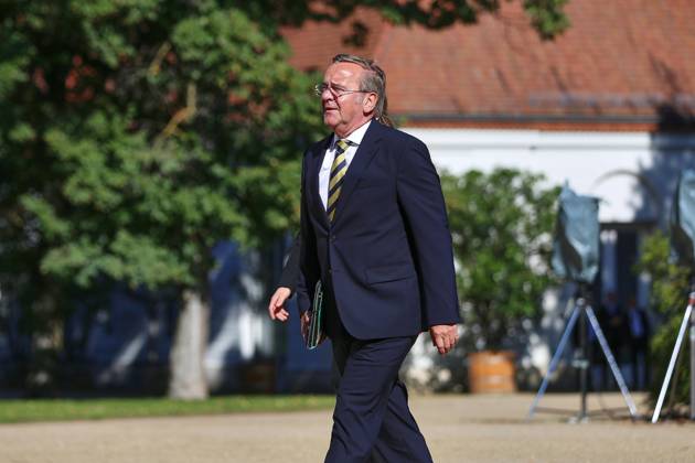 Neuhardenberg, Brandenburg, Deutschland, 25.08.2026: Schloss Neuhardenberg: Kabinettsklausur: Bundesminister der Verteidigung Boris Pistorius (SPD) bei der Ankunft Copyright: xdtsxNachrichtenagenturx dts_130891