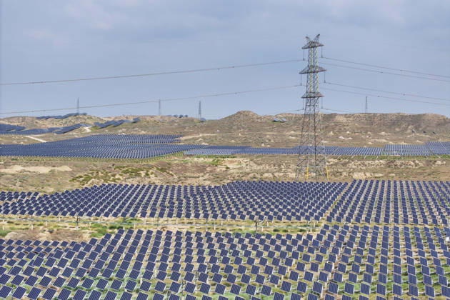 YINCHUAN, CHINA - AUGUST 25: Solar panels generate electricity at the Yinchuan No. 4 Photovoltaic Power Station on August 25, 2026 in Yinchuan, Ningxia Hui Autonomous Region of China. The station is located on a Gobi desert area to harness solar energy resources.  Copyright: xVCGx 111662073749
