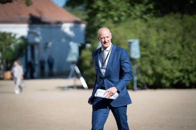 Roland Busch, Vorstandsvorsitzender - CEO Siemens AG bei seiner Ankunft;Kabinettsklausur der Deutschen Bundesregierung auf Schloss Neuhardenberg, Märkisch-Oderland Brandenburg Deutschland Schloss Neuhardenberg