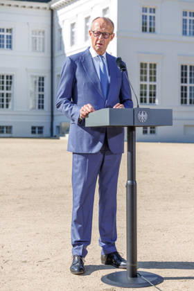 Kabinettsklausur im Schloss Neuhardenberg Bundeskanzler Friedrich Merz (CDU) bei einer Kabinettsklausur am 25.08.26 im Schloss Neuhardenberg in Brandenburg. Brandenburg Deutschland Schloss Neuhardenberg