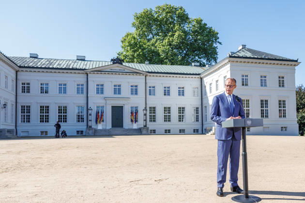 Kabinettsklausur im Schloss Neuhardenberg Bundeskanzler Friedrich Merz (CDU) bei einer Kabinettsklausur am 25.08.26 im Schloss Neuhardenberg in Brandenburg. Brandenburg Deutschland Schloss Neuhardenberg