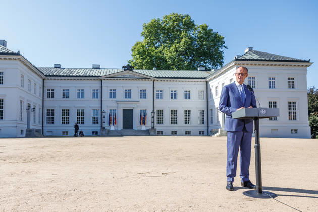 Kabinettsklausur im Schloss Neuhardenberg Bundeskanzler Friedrich Merz (CDU) bei einer Kabinettsklausur am 25.08.26 im Schloss Neuhardenberg in Brandenburg. Brandenburg Deutschland Schloss Neuhardenberg