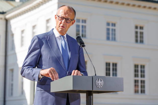 Kabinettsklausur im Schloss Neuhardenberg Bundeskanzler Friedrich Merz (CDU) bei einer Kabinettsklausur am 25.08.26 im Schloss Neuhardenberg in Brandenburg. Brandenburg Deutschland Schloss Neuhardenberg